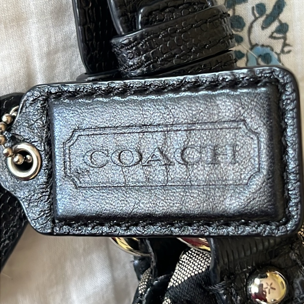 Coach Maggie Madison Signature C’s Shoulder Bag Black Gray, Purple Lining - Picture 2 of 16